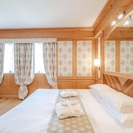 Ξενοδοχείο Hotiday Collection - Campiglio Pradalago 4*